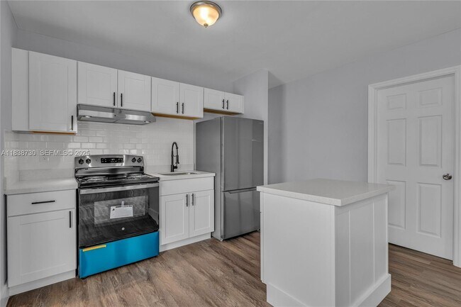 Building Photo - 2243 Greene St.