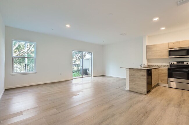 Building Photo - 1217 Southstation Pl