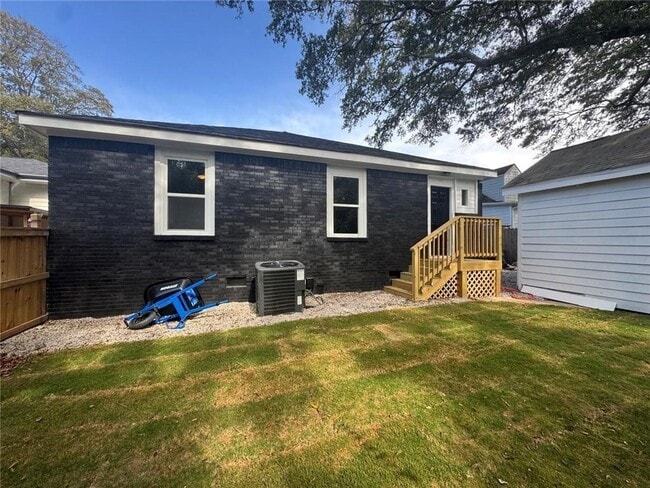 Building Photo - 1332 Thurgood St SW