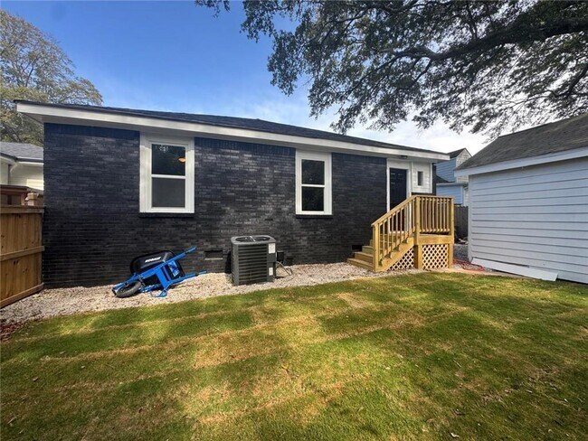 Foto del edificio - 1332 Thurgood St SW