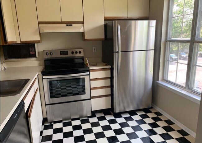 Foto del edificio - 331B Delancey Pl