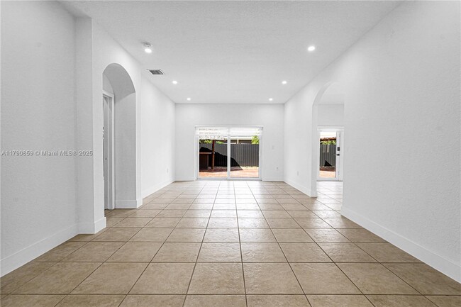 Foto del edificio - 14300 SW 155th Ct