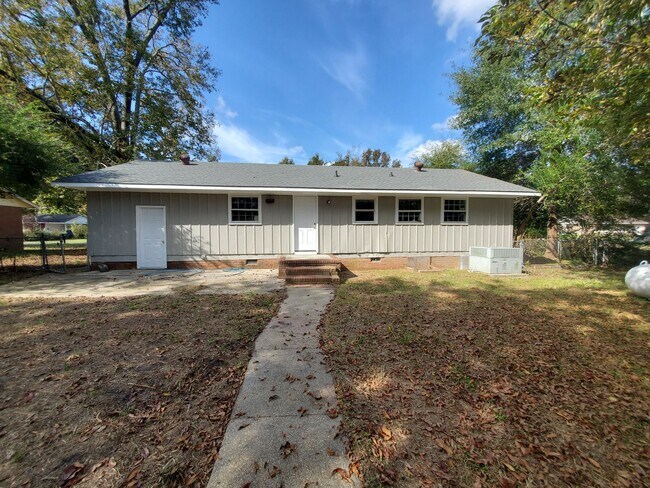 Foto del edificio - 3016 E. Brinkley ~ Overhills Park
