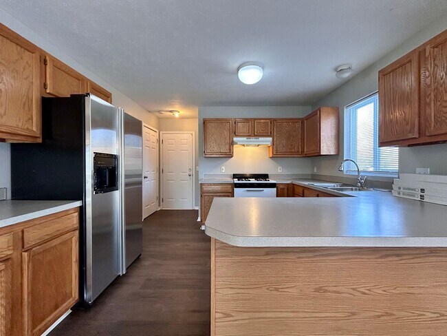 Foto del edificio - 3 Bedroom Home in Forest Hills Schools!