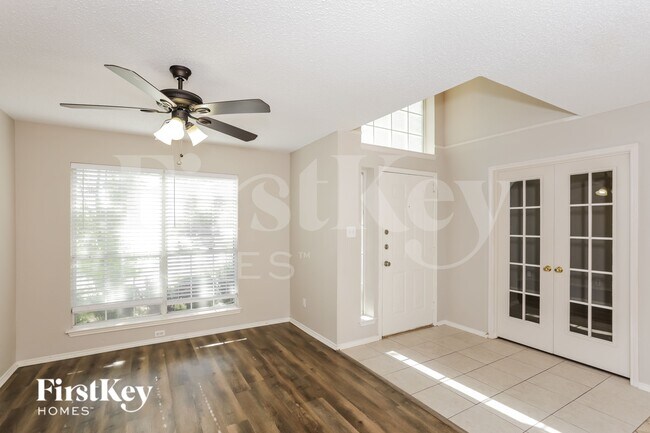 Foto del edificio - 1146 Finch Cir