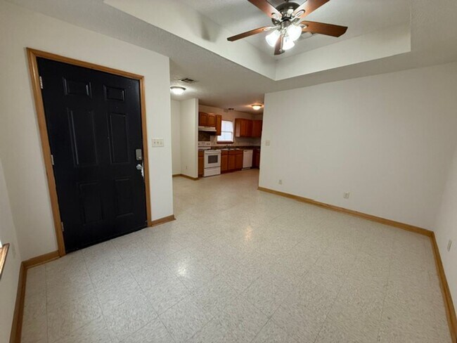 Building Photo - 2220 N Malcolm St