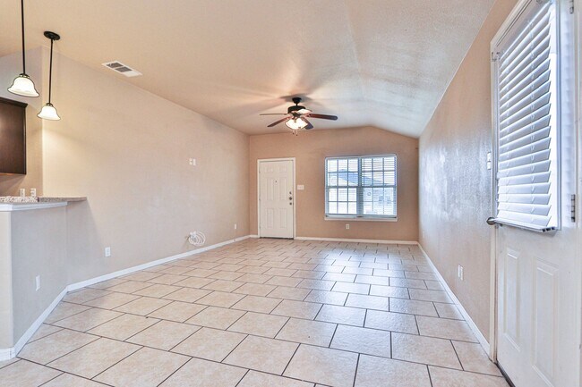 Foto del edificio - 4609 Cambridge Dr, KI