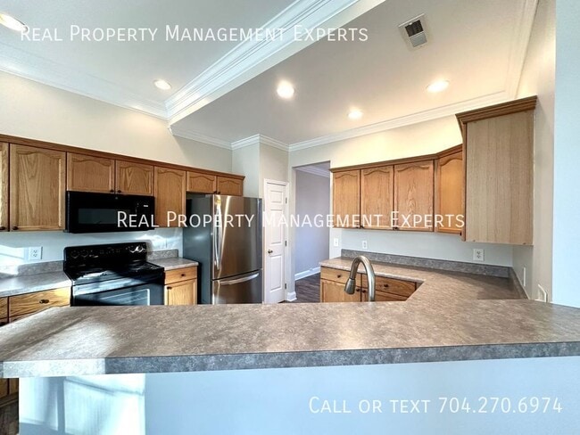 Building Photo - 8900 Hadco Ln