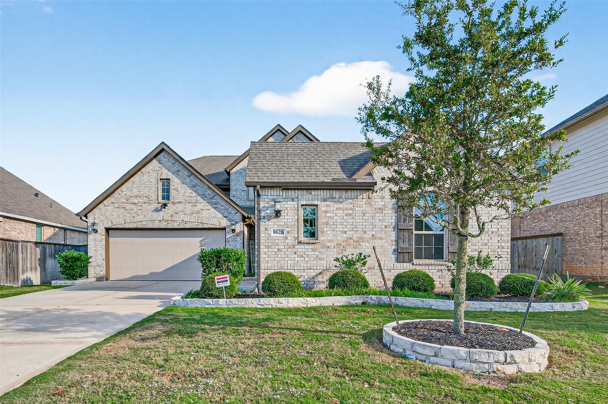 Foto principal - 9626 Dancing Grass Dr