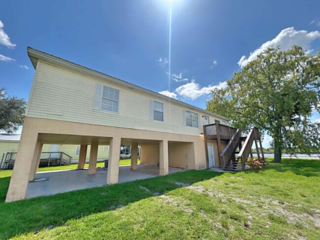 Foto del edificio - 901 Thatcher Blvd