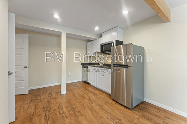 Building Photo - 1115 13th St