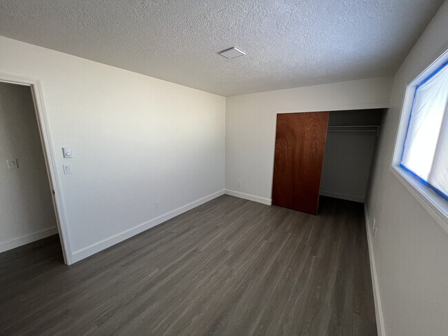 Bedroom 1 - 2008 SE Taggart St