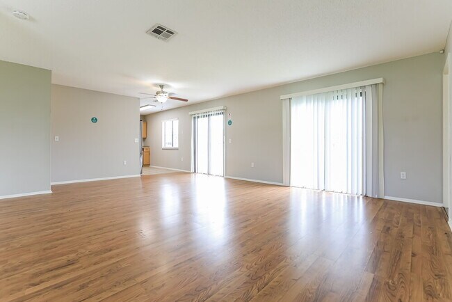 Foto del edificio - 7574 Mesa St