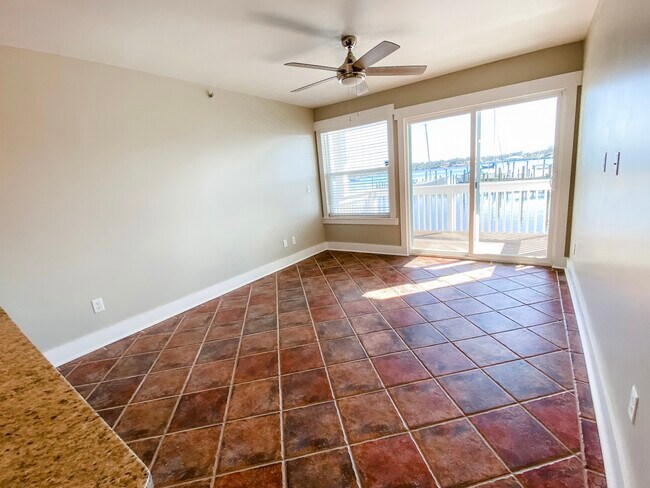 Foto del edificio - 1320 E 5th St