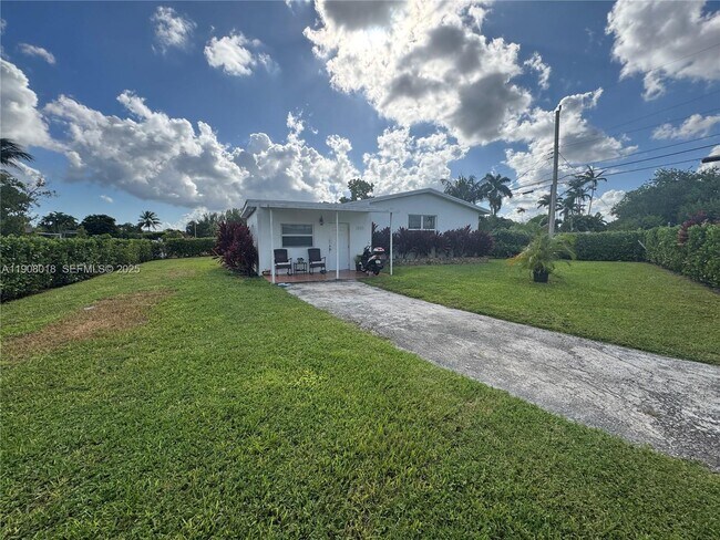 Foto del edificio - 1600 SW 71st Ct