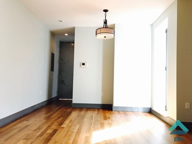 Foto del edificio - 996 Willoughby Ave