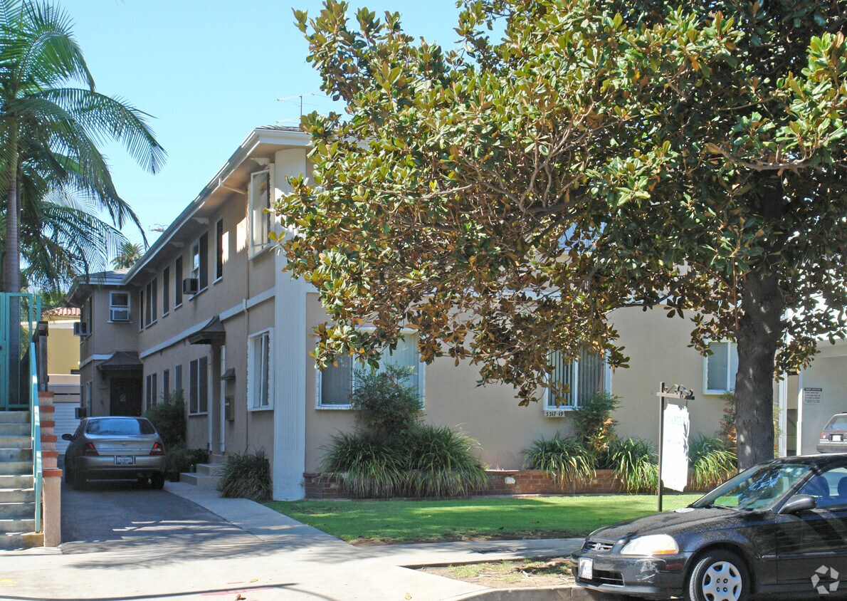 Foto del edificio - 3317-3319 Castle Heights Ave