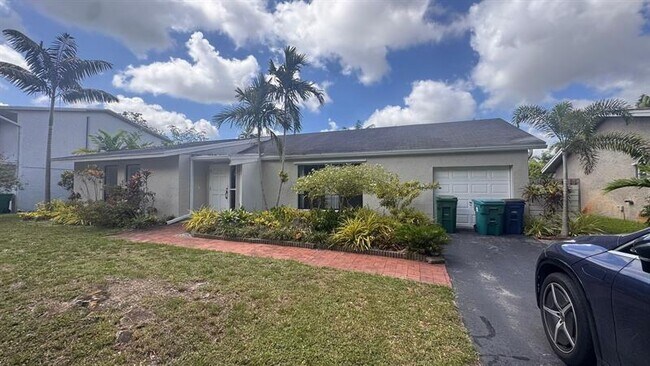 Building Photo - 10188 SW 53rd Ct