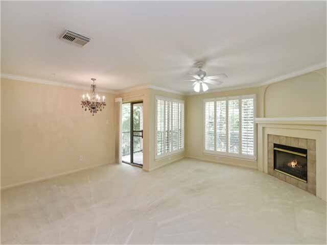 Foto del edificio - 8051 Bay Branch Dr