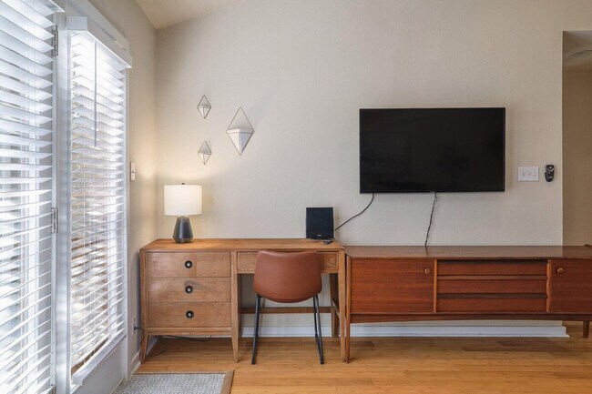 Foto del edificio - 1601A Southgate Cir