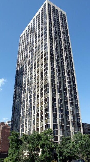 Primary Photo - 2650 N Lakeview Ave
