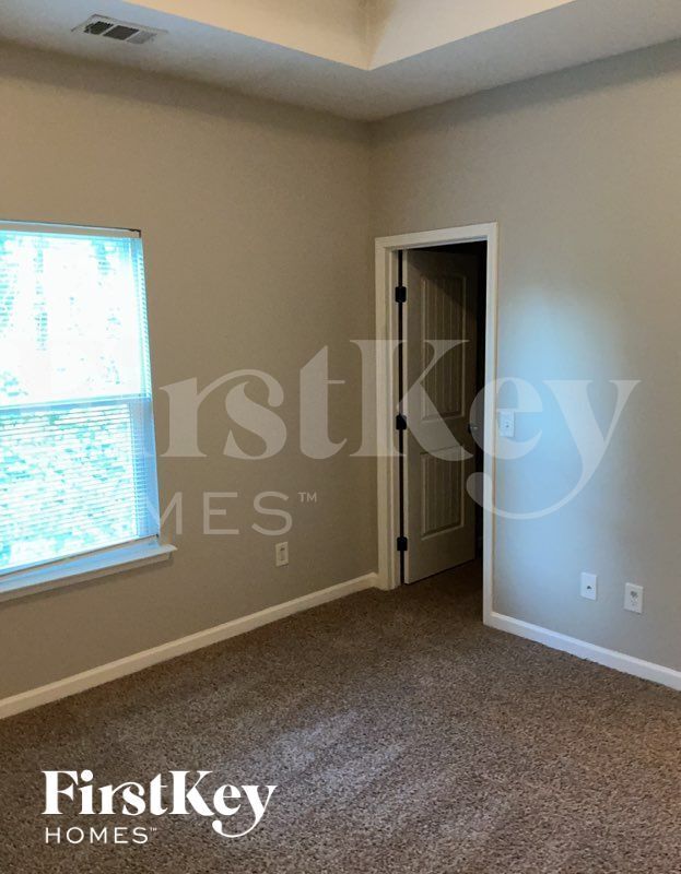 Building Photo - 868 Ivydale Ln SW