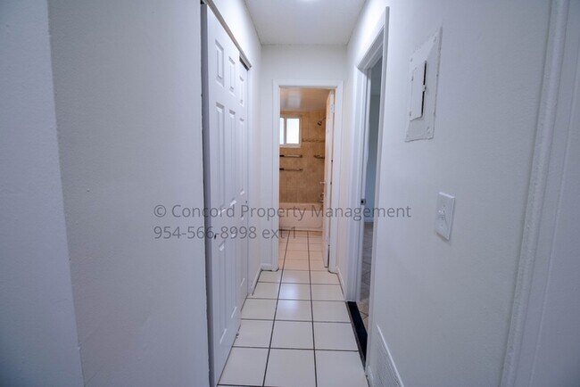 Building Photo - March Free Special- 1/1 with New Bathroom ...