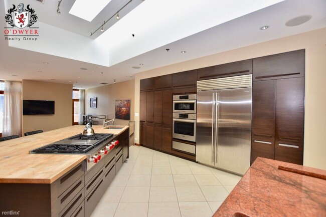 Building Photo - 3 br, 2 bath  - 1252 N Wells St Apt 3