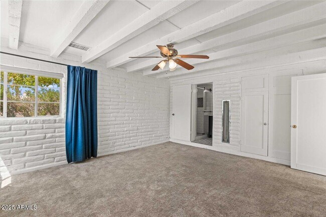 Foto del edificio - 5702 E Camelback Rd
