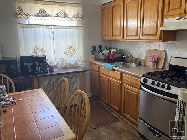 Foto del edificio - Spacious 1br in Woodside