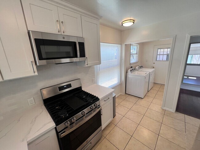 Foto del edificio - 2 Bedroom Single Story Home for Rent in Re...