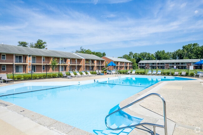 Piscina - Orchard Court Apartments
