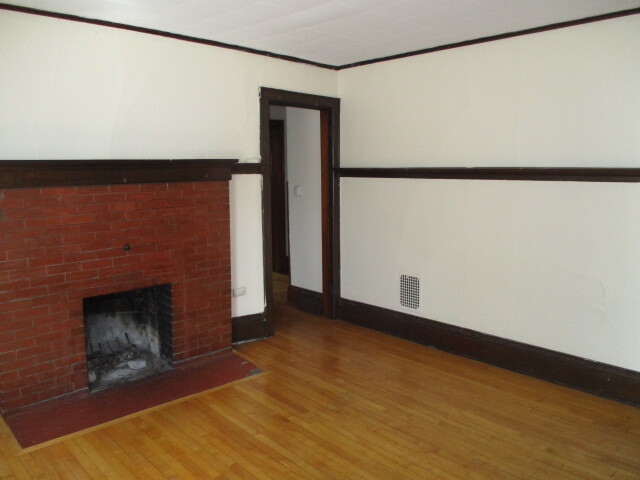 Living Room - 1728 Van Hise Ave