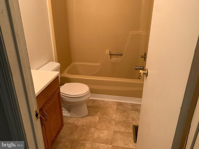 Foto del edificio - 25-26 Deedre Ln-