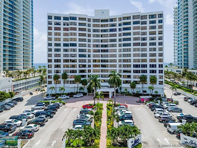 Building Photo - 3505 S Ocean Dr