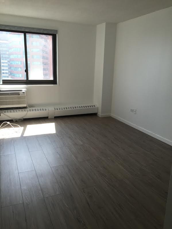 Building Photo - 100 Beekman St