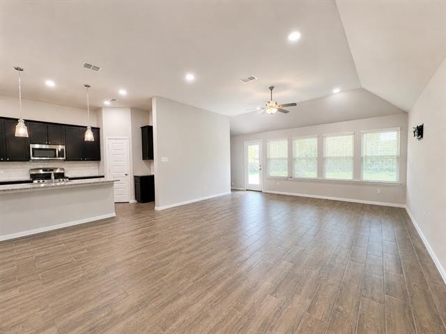 Foto del edificio - 3720 Yarrow Drive