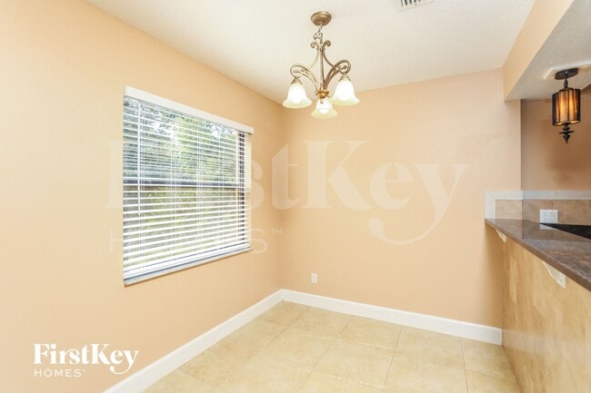 Building Photo - 988 Glenview Cir