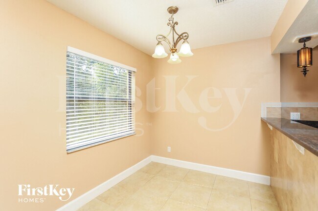 Foto del edificio - 988 Glenview Cir