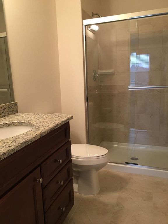Baño principal - 4612 Bradley Circle