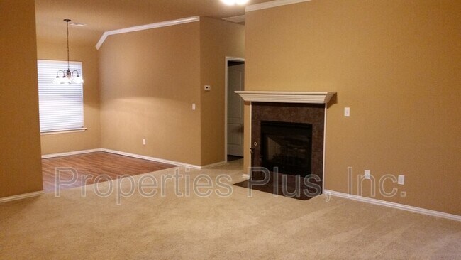 Foto del edificio - 9805 E 108th Ct N