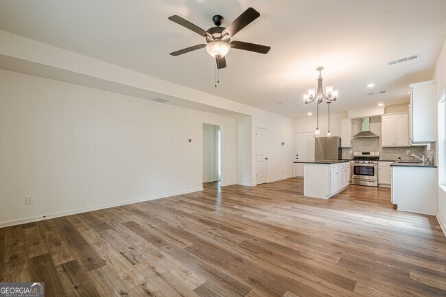 Building Photo - 90 Cerro St SW