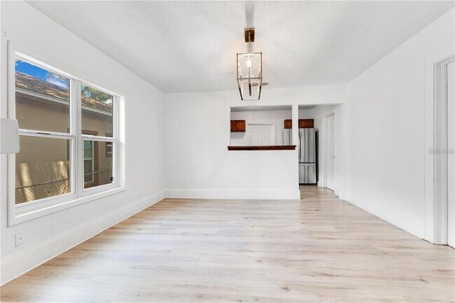 Foto del edificio - 1029 Colyer St