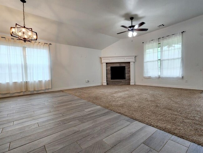 Building Photo - 2400 Frisco Way