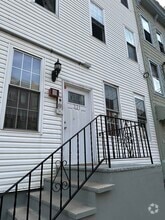 Building Photo - 331 Monroe St