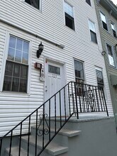 Building Photo - 331 Monroe St
