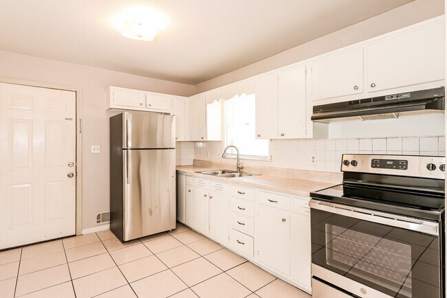 Foto del edificio - 5509 Joeclay Dr