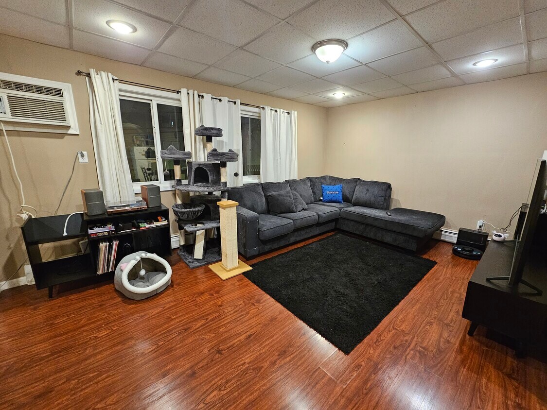 Primary Photo - 405 N 3rd St