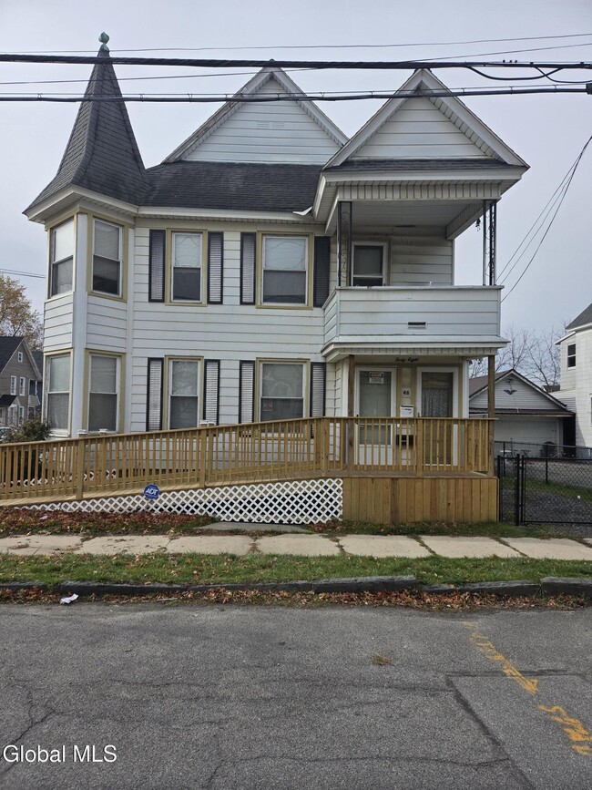 Building Photo - 48 Arnold Ave