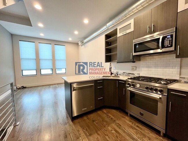 Photo - 961 33rd St Townhome